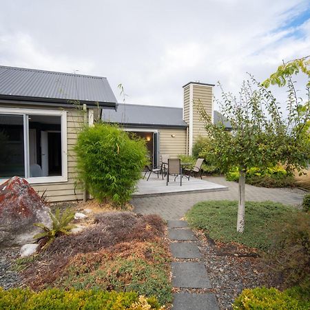 Southland Sounds - Te Anau Holiday Home Экстерьер фото