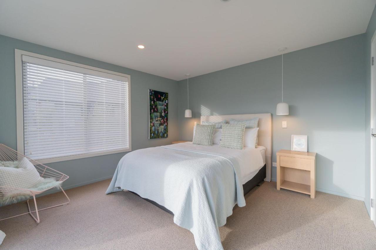 Southland Sounds - Te Anau Holiday Home Экстерьер фото