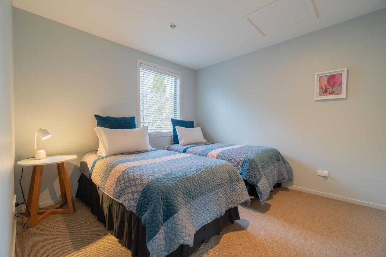 Southland Sounds - Te Anau Holiday Home Экстерьер фото