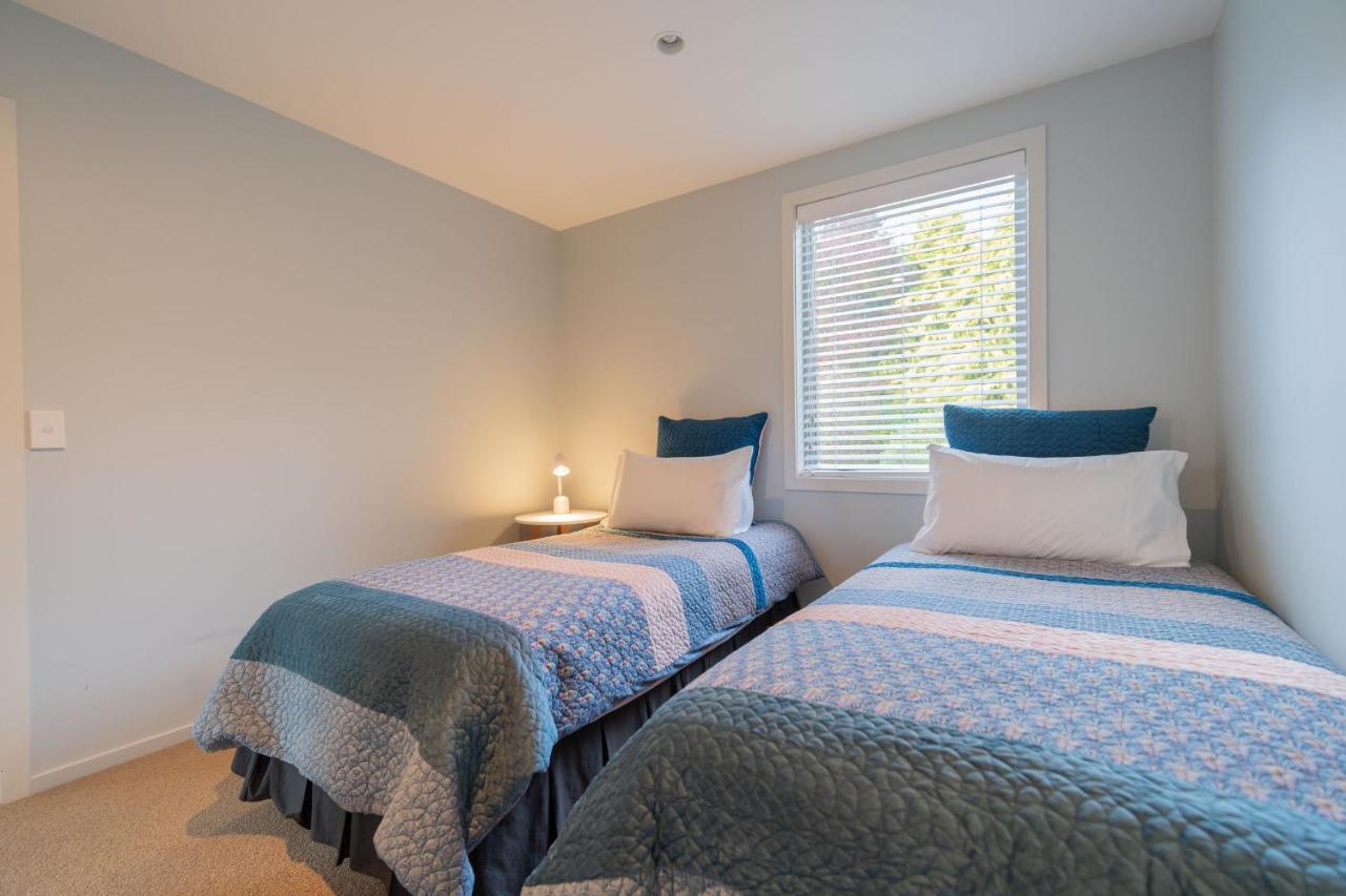 Southland Sounds - Te Anau Holiday Home Экстерьер фото