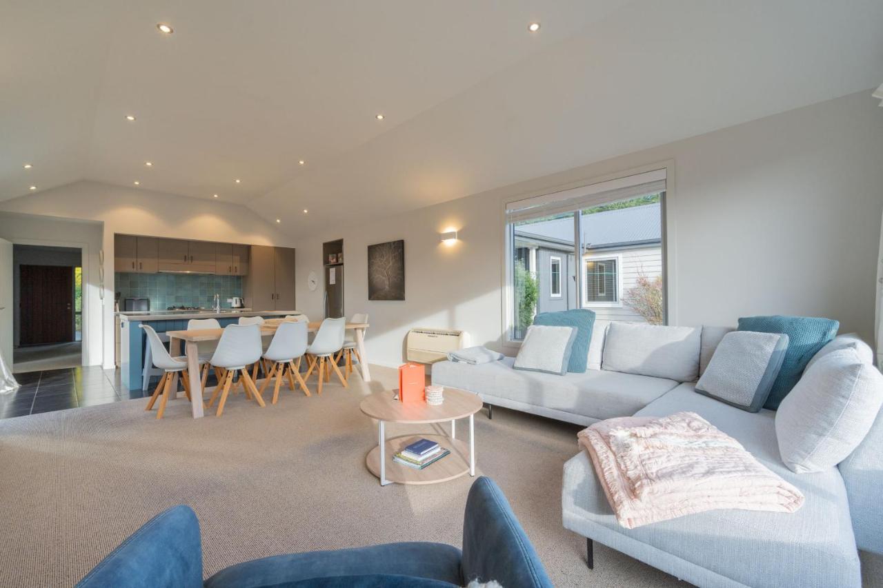 Southland Sounds - Te Anau Holiday Home Экстерьер фото