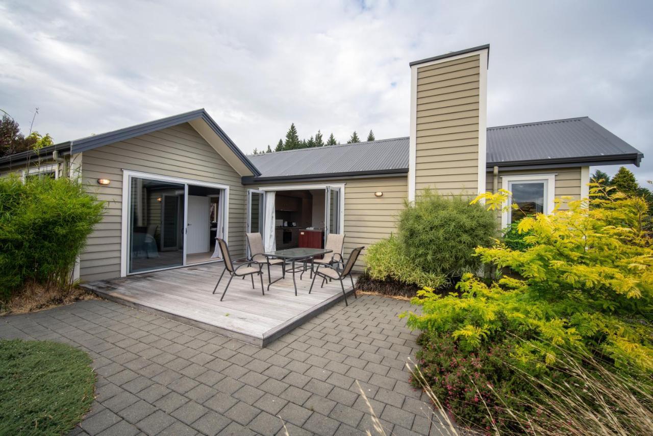 Southland Sounds - Te Anau Holiday Home Экстерьер фото