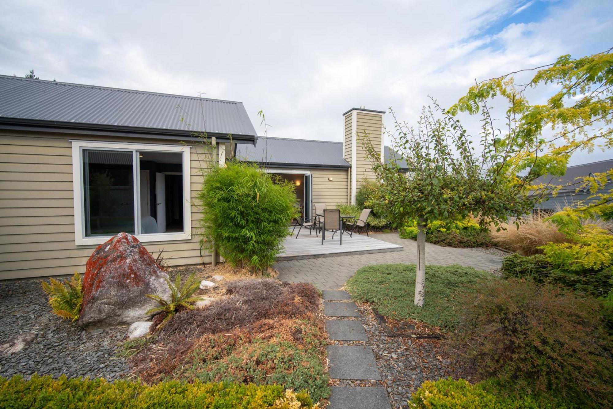 Southland Sounds - Te Anau Holiday Home Экстерьер фото